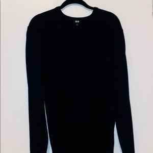 Uniqlo Men’s Black V-neck Sweater